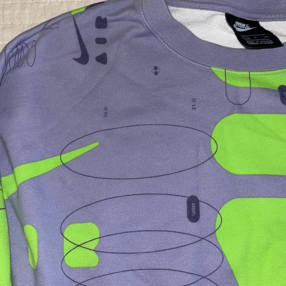 Geometric Nike Sweatshirt - Picture 3 of 3